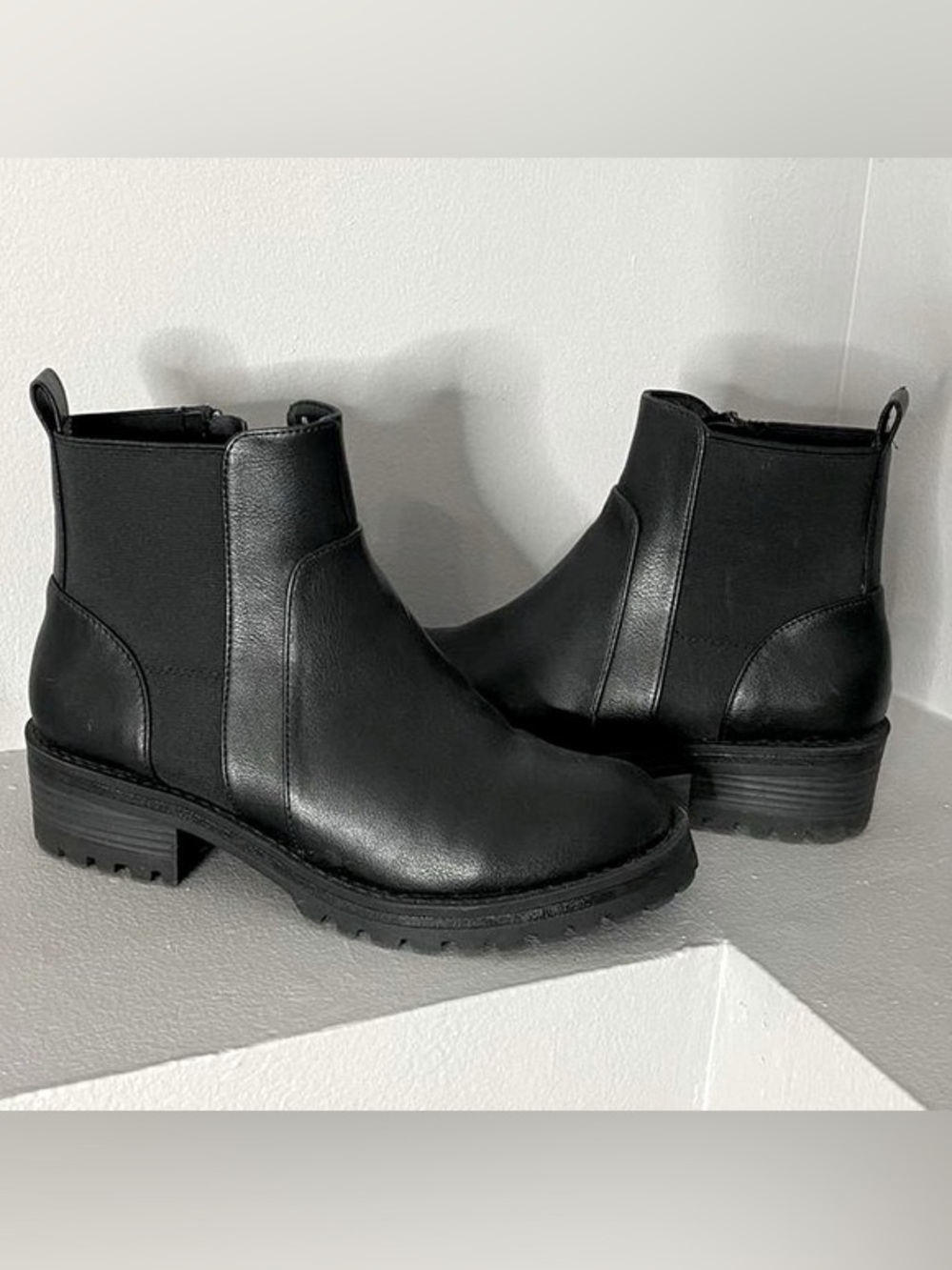 Universal Thread Black Chelsea Ankle Boots